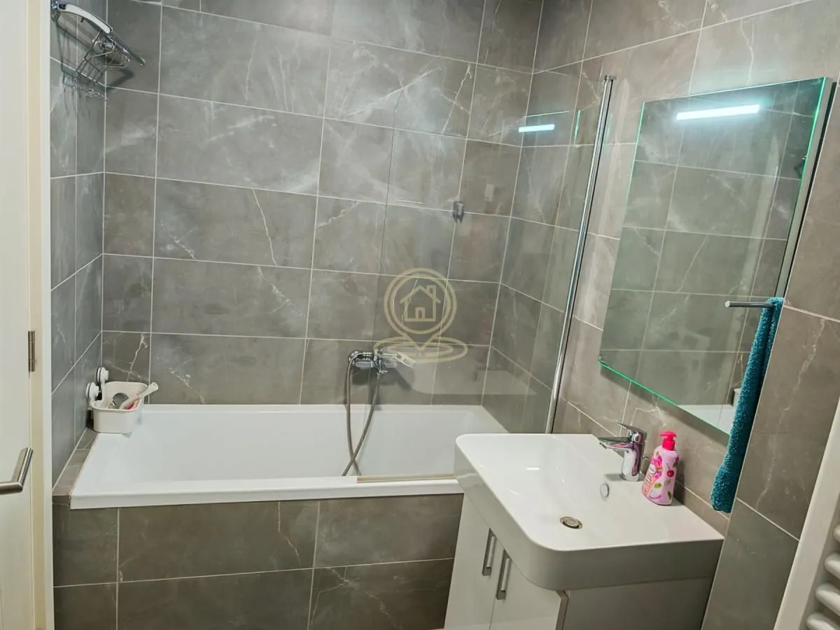 Izdavanje, dvosoban stan, 48m², Novi Beograd Blok 65, Novi Beograd Sve Podlokacije