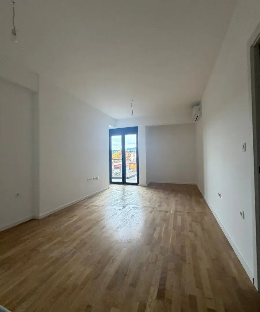 Prodaja, trosoban stan, 83m², Stari Aerodrom, Podgorica