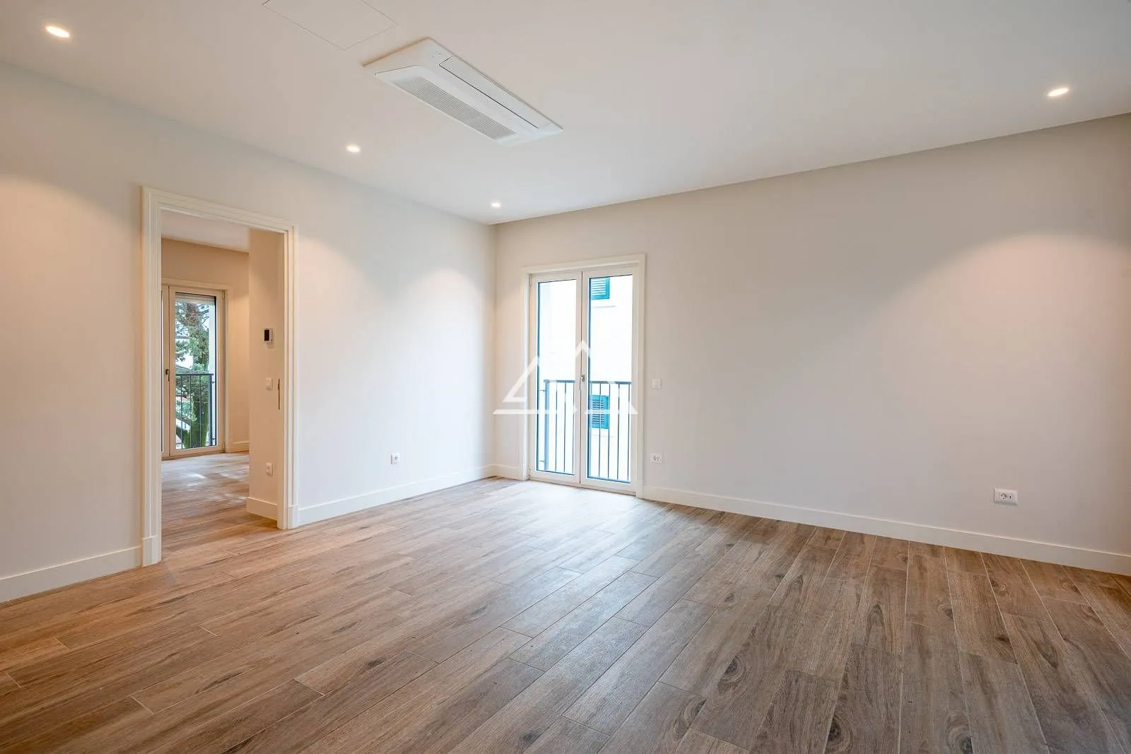 Prodaja, jednosoban stan, 65m², Luštica Bay, Tivat