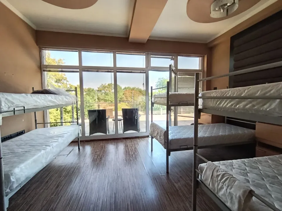 Rent, house, 400m², Zemun Kalvarija, Zemun Sve Podlokacije