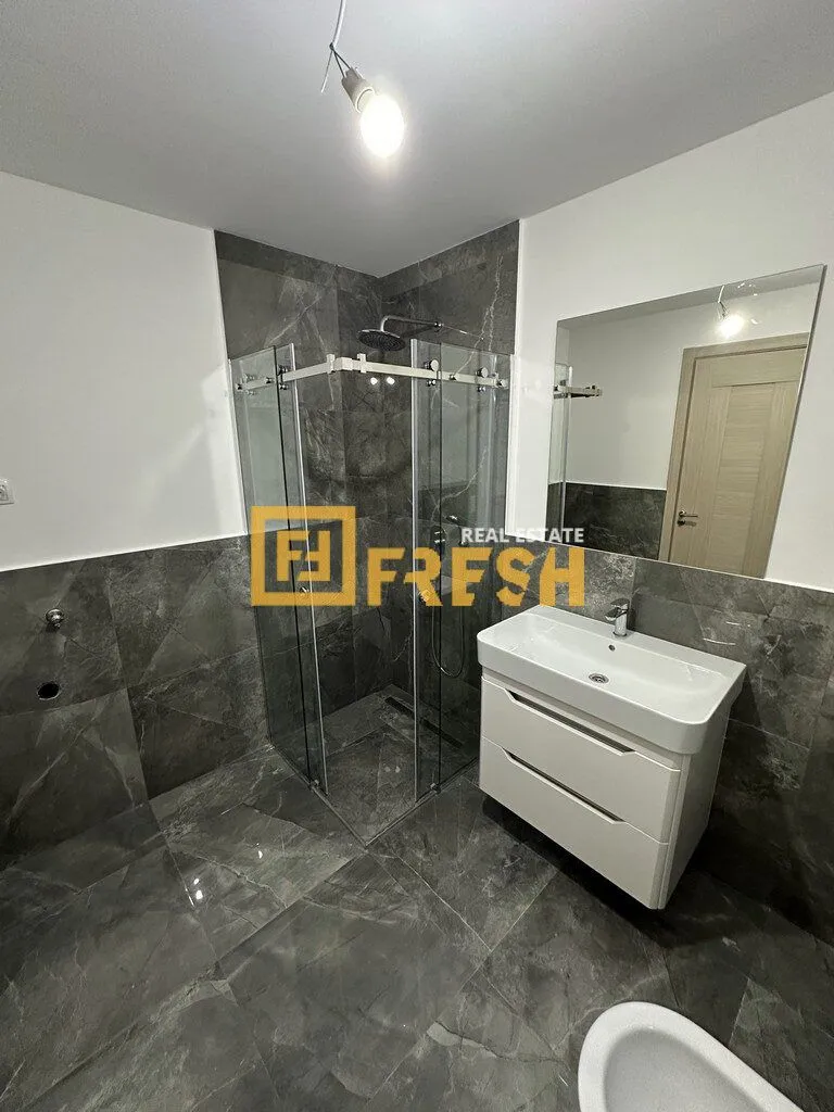 Prodaja, dvosoban stan, 70m², Rafailovići, Budva