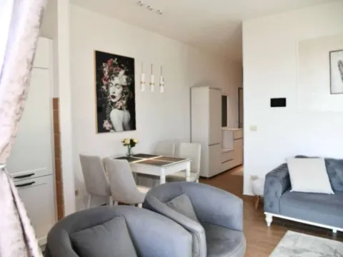 Prodaja, dvosoban stan, 72m², Bečići, Budva