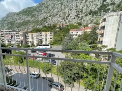 Prodaja, dvosoban stan, 76m², Dobrota, Kotor - image 4