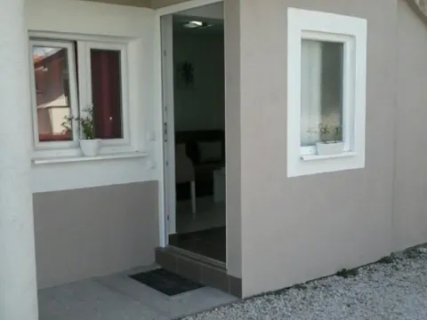 Izdavanje, jednosoban stan, 32m², Gruda, Cetinje - image 13