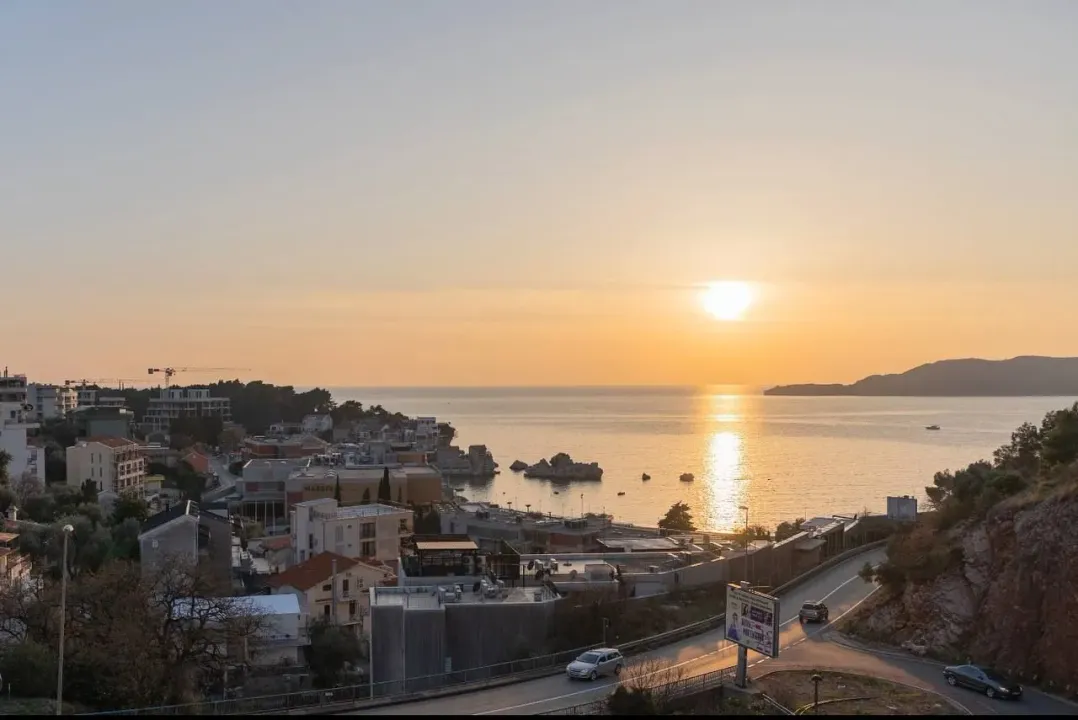 Sale, three bedroom apartment, 160m², Pržno, Budva
