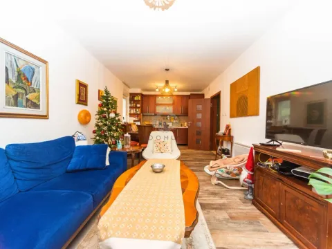 Prodaja, dvosoban stan, 65m², Vezirov Most, Podgorica - image 1