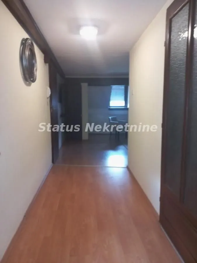 Prodaja, kuća, 170m², Salajka, Novi Sad Sve Podlokacije