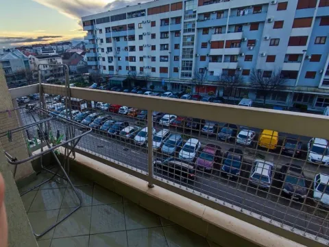 Izdavanje, jednosoban stan, 40m², Stari Aerodrom, Podgorica - image 5