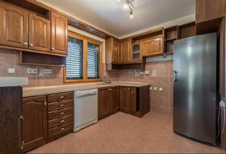 Izdavanje, kuća, 370m², Zabjelo, Podgorica