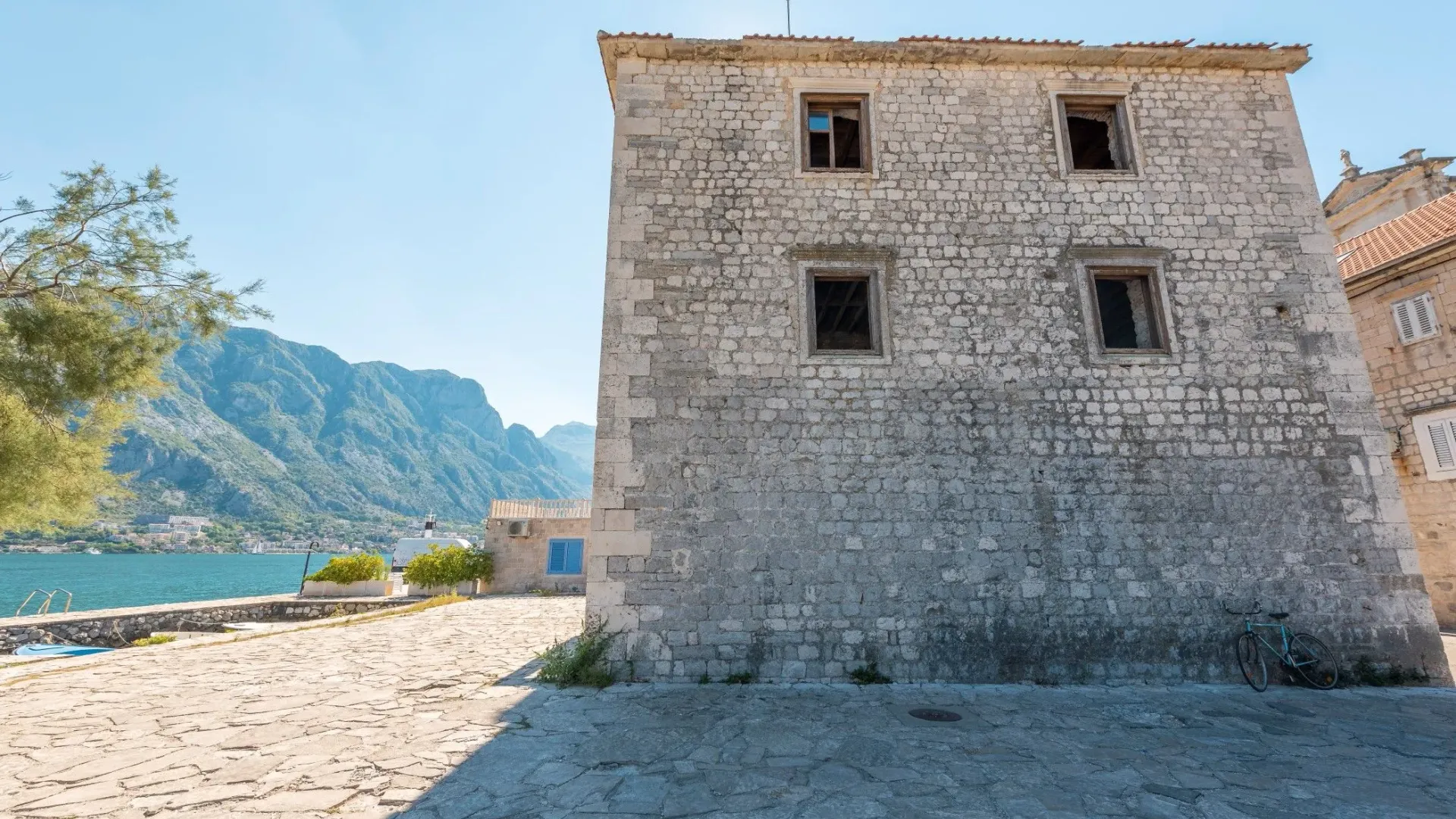 Sale, house, 424m², Prčanj, Kotor