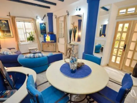 Izdavanje, kuća, 100m², Stari Grad Kotor, Kotor