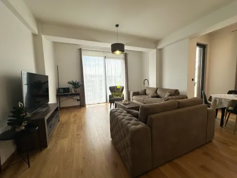 Izdavanje, dvosoban stan, 83m², Kod Capital Plaze, Podgorica - image 2