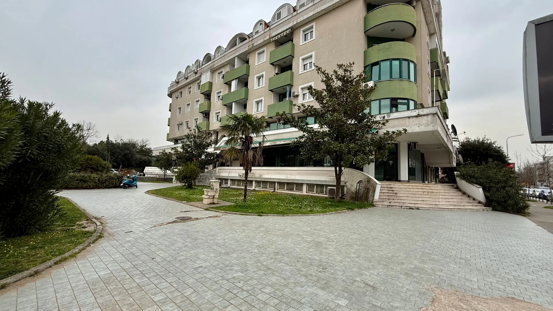 Prodaja, dvosoban stan, 90m², Preko Morače, Podgorica
