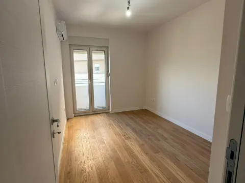 Izdavanje, dvosoban stan, 74m², Central Point, Podgorica - image 5