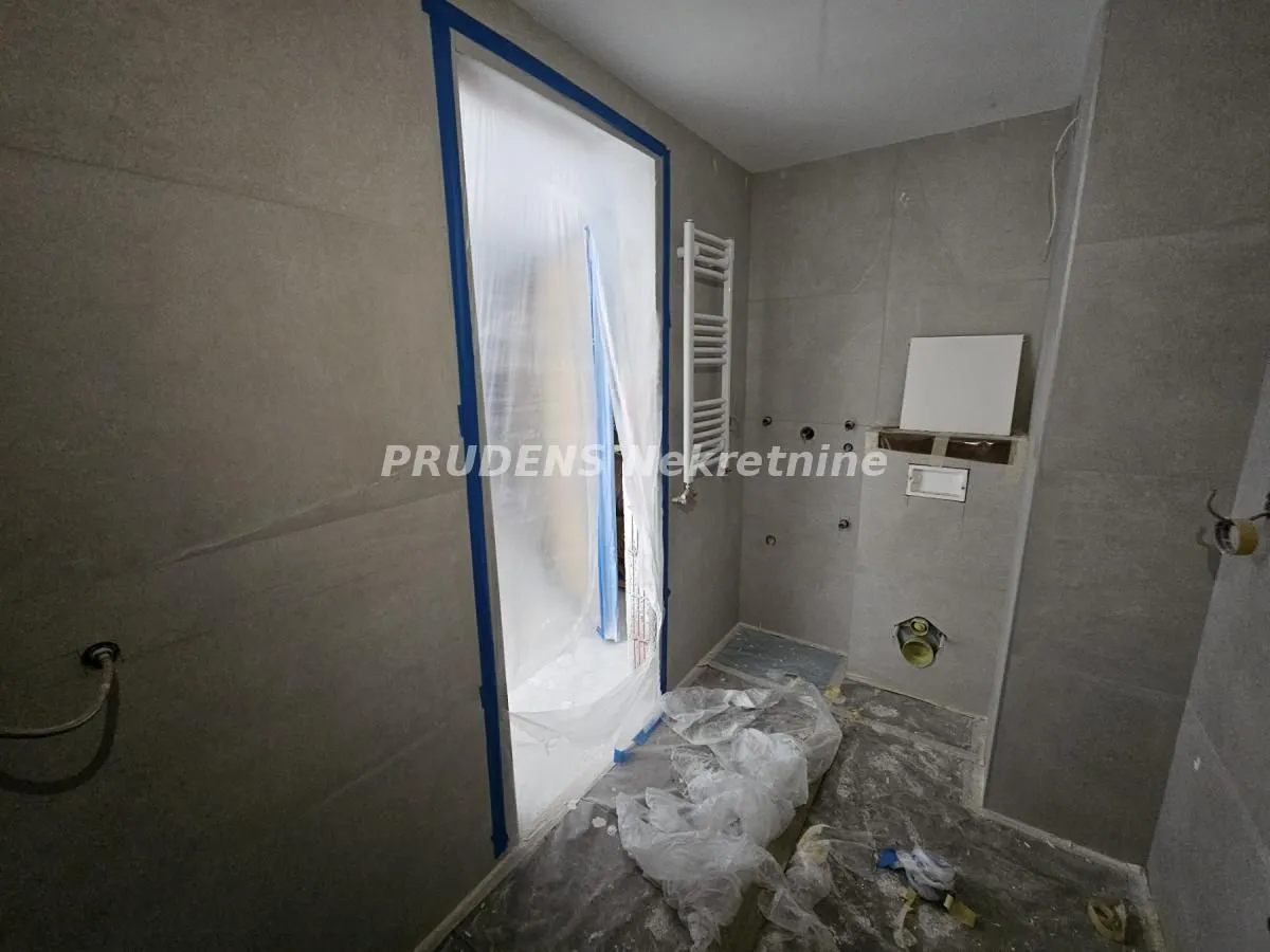 Prodaja, dvosoban stan, 53m², Banovo Brdo, Beograd