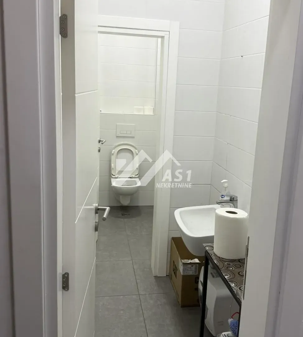 Rent, office space, 172m², Salajka, Novi Sad Sve Podlokacije