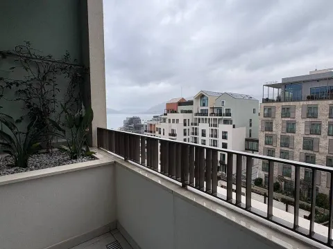 Prodaja, jednosoban stan, 75m², Porto Montenegro, Tivat - image 11
