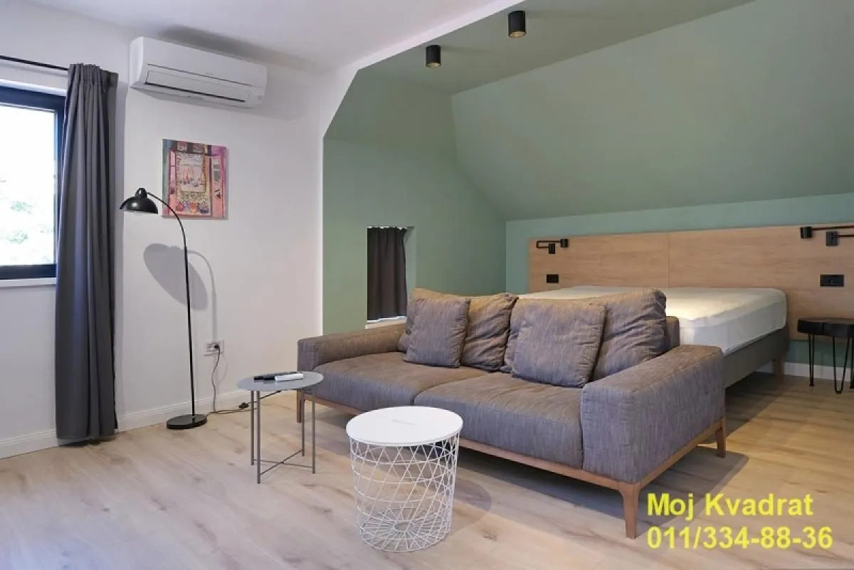 Prodaja, četvorosoban stan, 109m², Zemun Centar, Zemun Sve Podlokacije