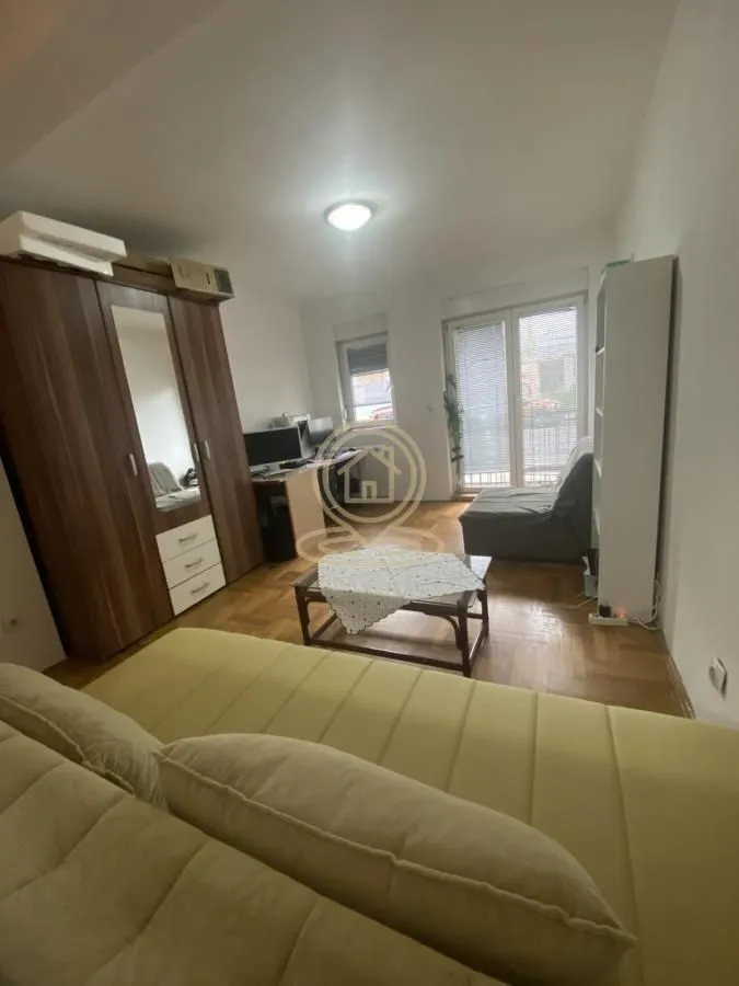 Izdavanje, jednosoban stan, 33m², Cvetkova Pijaca, Zvezdara Sve Podlokacije