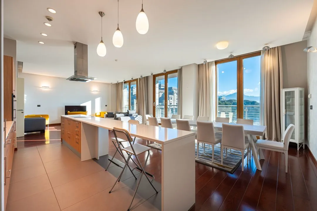 Rent, three bedroom apartment, 204m², Kod Capital Plaze, Podgorica