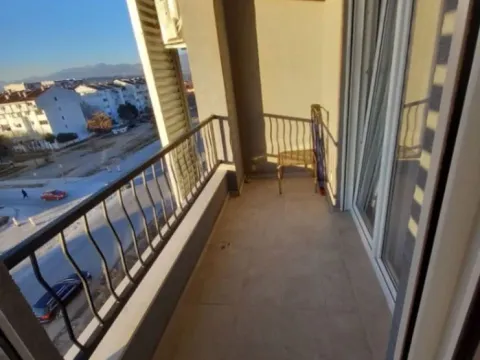 Izdavanje, jednosoban stan, 51m², Stari Aerodrom, Podgorica - image 2