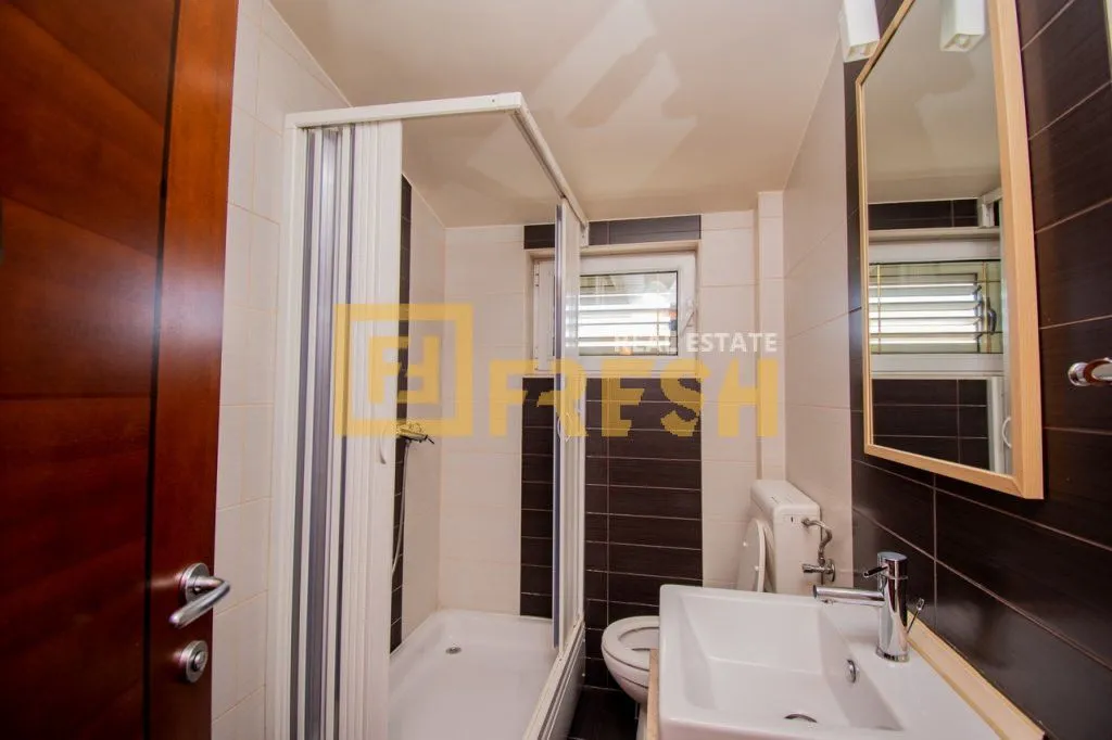 Rent, house, 600m², Zagorič, Podgorica
