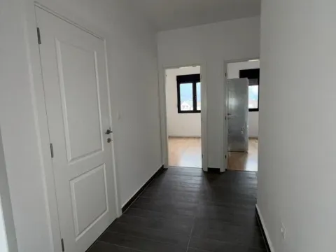 Prodaja, trosoban stan, 90m², Zagorič, Podgorica - image 13