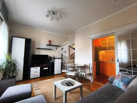 Izdavanje, dvosoban stan, 45m², Uciteljsko Naselje, Zvezdara Sve Podlokacije - image 2