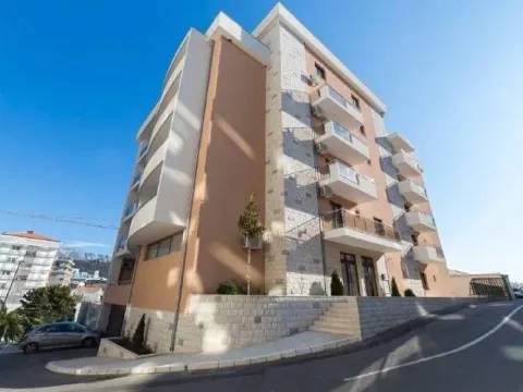 Prodaja, dvosoban stan, 89m², Bečići, Budva - image 1