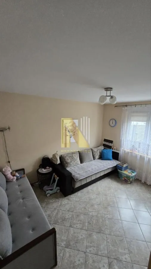 Prodaja, kuća, 151m², Rumenka, Novi Sad Sve Podlokacije