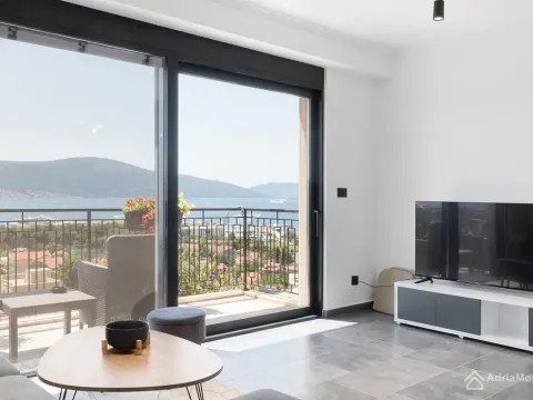 Prodaja, jednosoban stan, 60m², Centar, Tivat - image 3