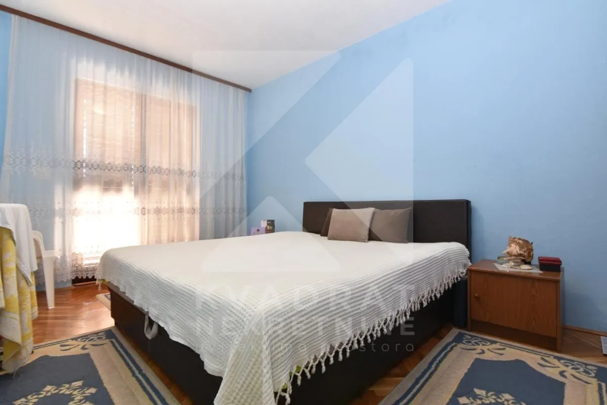 Prodaja, kuća, 260m², Stari Aerodrom, Podgorica