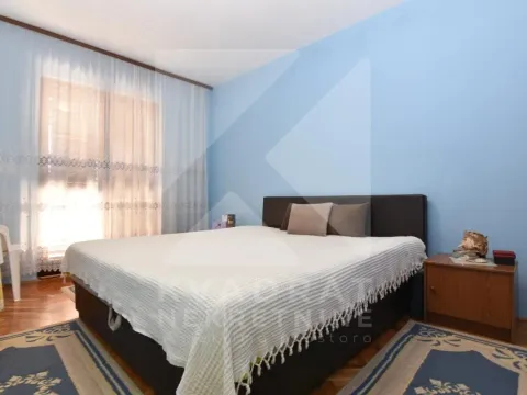 Prodaja, kuća, 260m², Stari Aerodrom, Podgorica - image 13