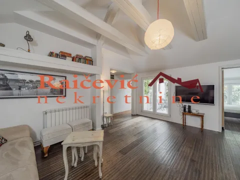 Sale, three bedroom apartment, 82m², Kalenić Pijaca, Vračar Sve Podlokacije - image 1