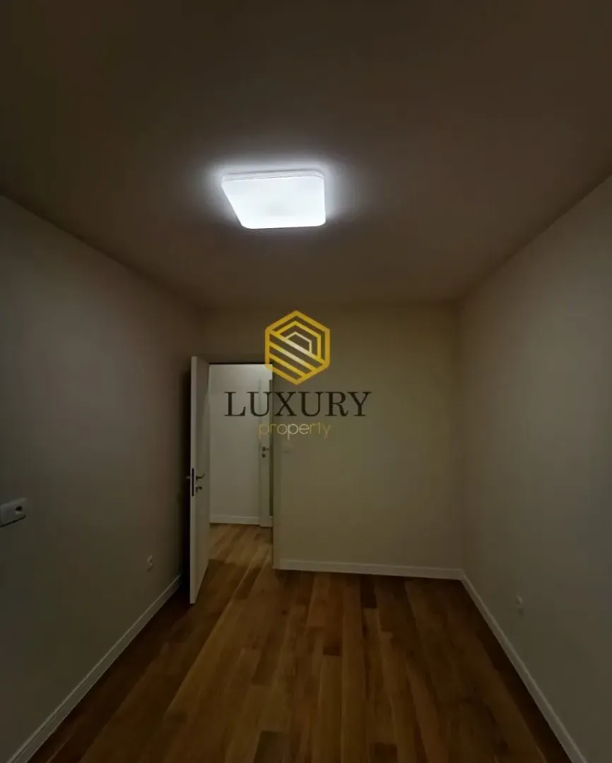 Izdavanje, dvosoban stan, 69m², Central Point, Podgorica