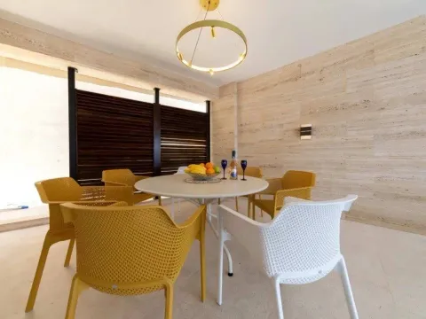 Prodaja, kuća, 311m², Centar, Tivat - image 5