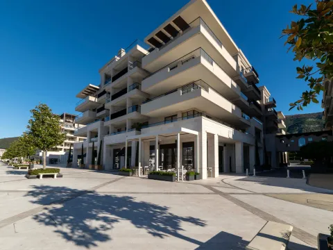 Sale, two bedroom apartment, 140m², Porto Montenegro, Tivat - image 24