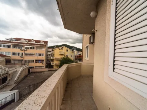 Rent, one bedroom apartment, 47m², Budva, Crna Gora - image 8