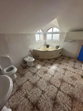 Rent, house, 200m², Donja Gorica, Podgorica - image 10