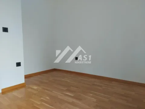 Izdavanje, dvosoban stan, 50m², Sajam, Novi Sad Sve Podlokacije - image 3