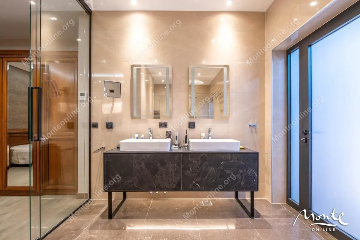 Prodaja, trosoban stan, 230m², Bogišići, Tivat