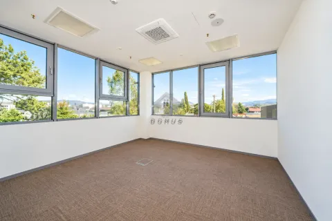 Rent, office space, 100m², Donja Gorica, Podgorica - image 10