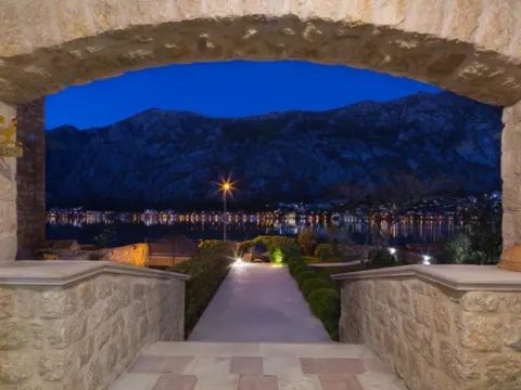 Prodaja, kuća, 200m², Prčanj, Kotor - image 3