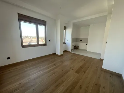 Prodaja, jednosoban stan, 83m², Adamovićevo Naselje, Novi Sad Sve Podlokacije - image 2