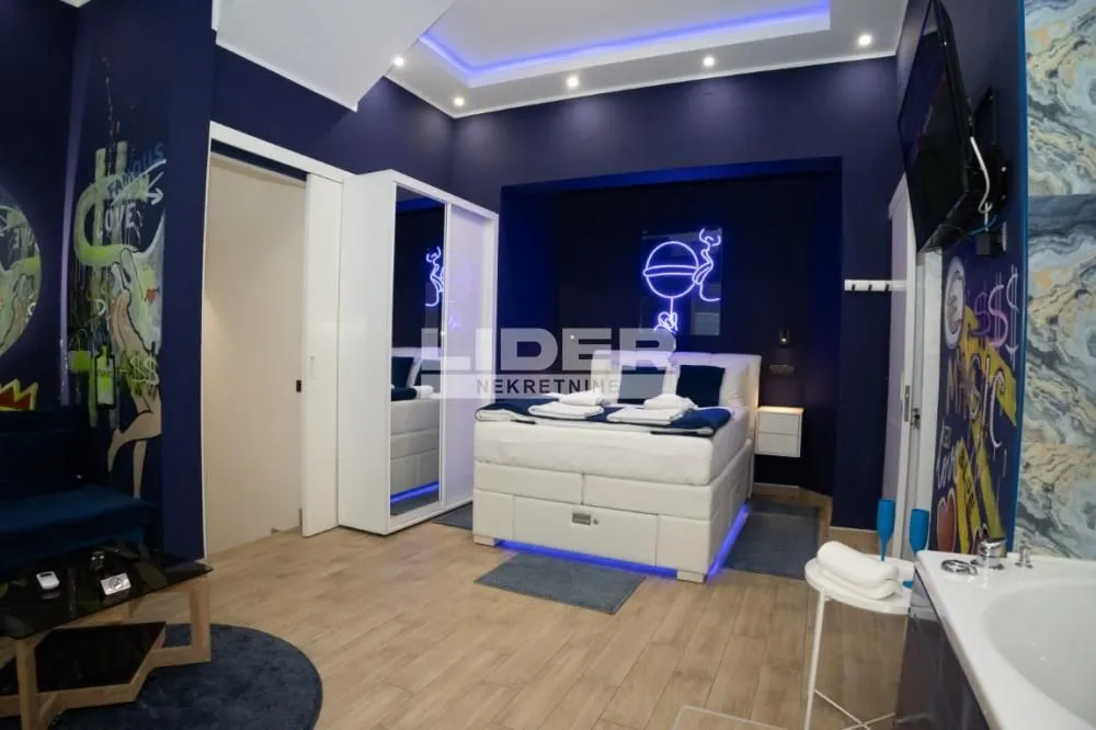 Rent, two bedroom apartment, 155m², Đeram Pijaca, Beograd