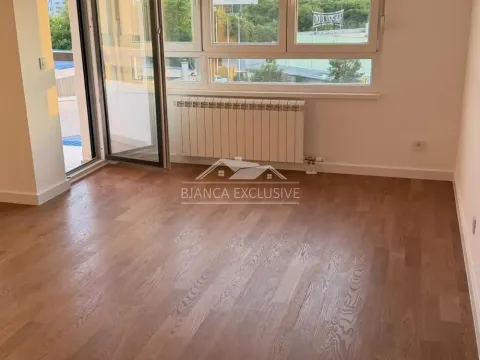Prodaja, trosoban stan, 66m², Zemun Gornji Grad, Zemun Sve Podlokacije - image 3