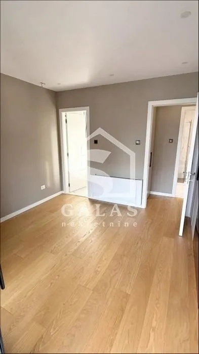 Sale, three bedroom apartment, 78m², Neimar, Vračar Sve Podlokacije