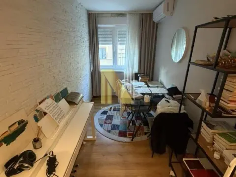 Prodaja, dvosoban stan, 39m², Centar, Novi Sad - image 2