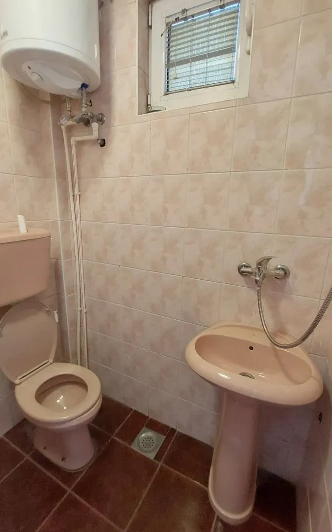 Izdavanje, dvosoban stan, 48m², Brace Jerković, Voždovac Sve Podlokacije