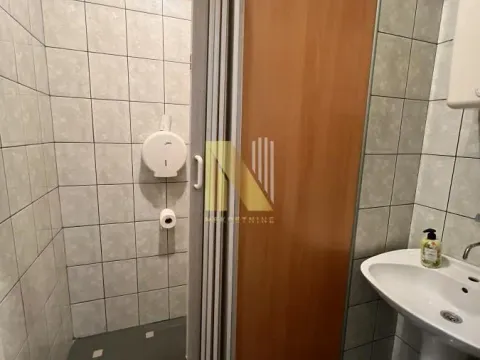 Izdavanje, poslovni prostor, 130m², Grbavica, Novi Sad Sve Podlokacije - image 14